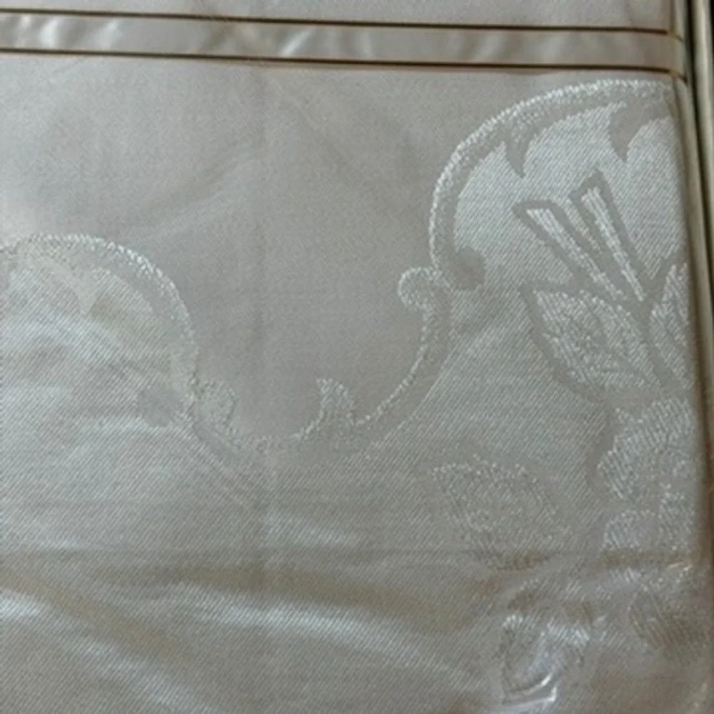 Vintage 50's White Damask Tablecloth & 6 Napkin Set Made in Japan Regency Formal